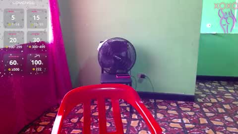 Snapshot of sweet_stormy_x chatting on 11-13-25, 04:06 kim online show from 11-13-25, 04:06