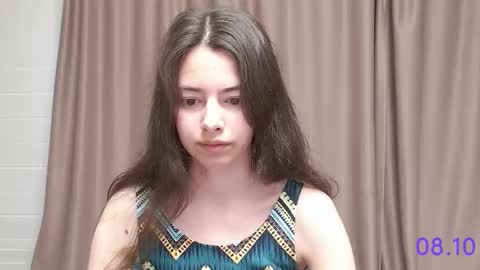 Snapshot of sweet_sweet_angel chatting on 10-08-25, 09:18 Angel online show from 10-08-25, 09:18