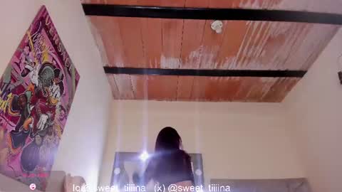 Snapshot of sweet_tiiina chatting on 07-17-26, 07:41 online show from 07-17-26, 07:41