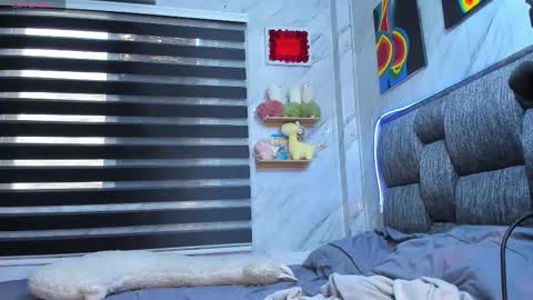 Isabella online show from 11-09-25, 09:02