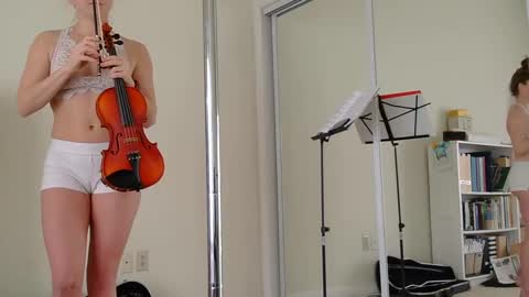 Heidi Brenner - Please check bio for schedule  FAQ online show from 01-28-25, 01:38