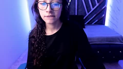 sweet_venus4 online show from 01-08-25, 06:31