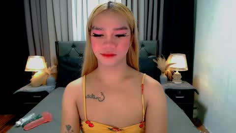 Snapshot of sweet_zoey12 chatting on 04-28-26, 09:36 bea takashi online show from 04-28-26, 09:36