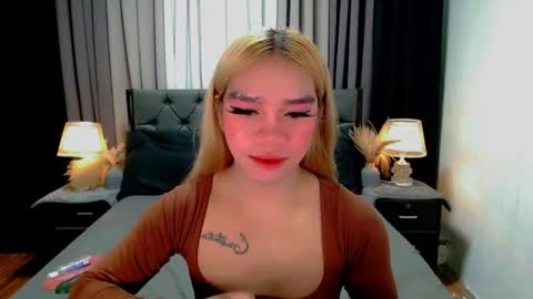 Snapshot of sweet_zoey12 chatting on 04-29-26, 05:30 bea takashi online show from 04-29-26, 05:30