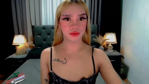 Snapshot of sweet_zoey12 chatting on 05-13-26, 08:55 bea takashi online show from 05-13-26, 08:55