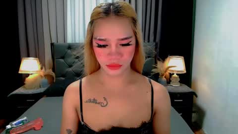 Snapshot of sweet_zoey12 chatting on 05-21-26, 09:38 bea takashi online show from 05-21-26, 09:38