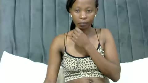 LIANAH online show from 12-17-25, 07:20