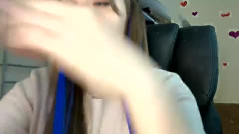 Snapshot of sweetalissa18 chatting on 02-11-25, 12:05 sweetalissa18 online show from 02-11-25, 12:05