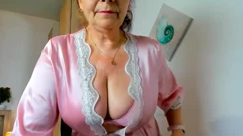 Viorica online show from 04-26-26, 02:09