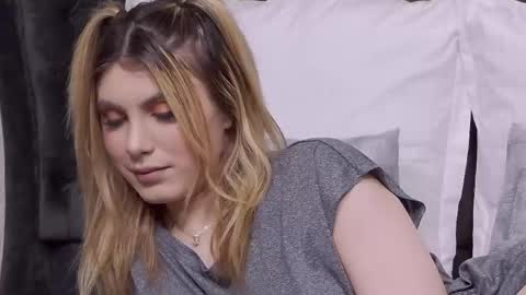 Anisia online show from 04-16-26, 06:25