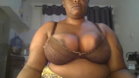Snapshot of sweetbaby46 chatting on 09-30-25, 03:33 sweetbaby46 online show from 09-30-25, 03:33