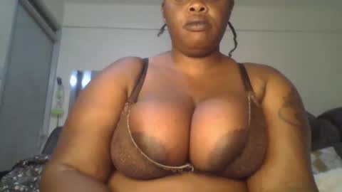 Snapshot of sweetbaby46 chatting on 10-20-25, 03:18 sweetbaby46 online show from 10-20-25, 03:18