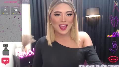 Snapshot of sweetbella118 chatting on 02-05-25, 05:31 bella online show from 02-05-25, 05:31