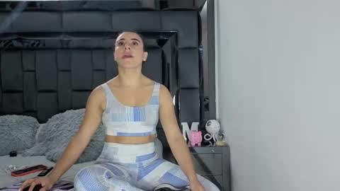 sweetblonde111 online show from 05-28-26, 11:57