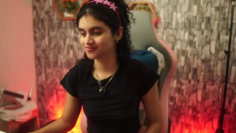 Salom independent model online show from 04-18-26, 07:58