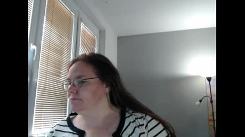 Snapshot of sweetboobs85h chatting on 05-09-26, 08:19 Sweetboobs85h online show from 05-09-26, 08:19