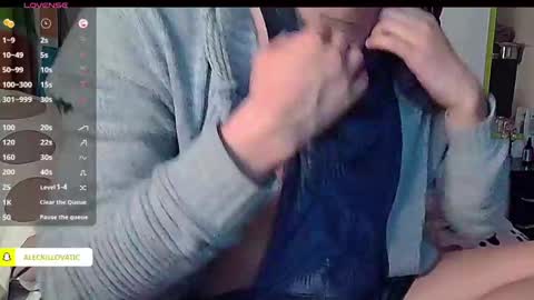 Snapshot of sweetc4meron chatting on 12-10-24, 04:13 Cameron Alejandro online show from 12-10-24, 04:13