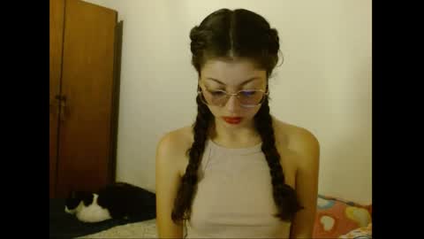 sweetcalm_ online show from 04-27-26, 03:37