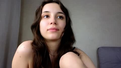 Snapshot of sweetcats_meow chatting on 05-11-26, 04:04 Eva and Cherry online show from 05-11-26, 04:04