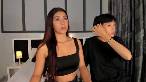 Snapshot of sweetcoupple chatting on 10-03-25, 11:51 Eva Short hair girl  - Victoria Long red hair online show from 10-03-25, 11:51