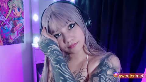 Snapshot of sweetcrime chatting on 10-11-25, 04:33       Independent model online show from 10-11-25, 04:33
