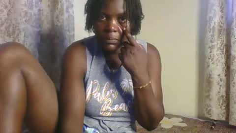 Snapshot of sweetdarkskin chatting on 04-08-26, 11:32 CLARIS online show from 04-08-26, 11:32