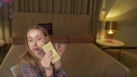 Amelia online show from 11-20-25, 01:28