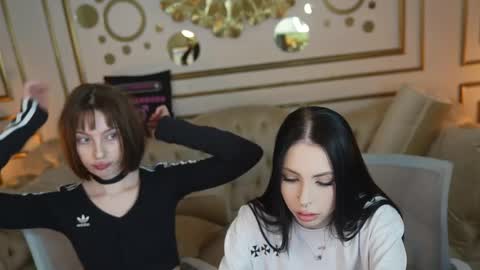 Amelia online show from 05-21-26, 10:55