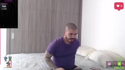 Snapshot of sweetdesires_ chatting on 09-28-25, 02:55         online show from 09-28-25, 02:55