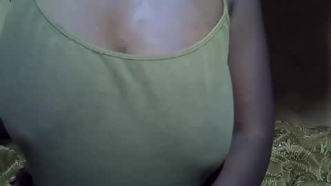 Snapshot of sweetdivah2 chatting on 02-01-26, 07:23 divinah online show from 02-01-26, 07:23