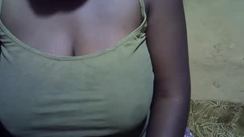 Snapshot of sweetdivah2 chatting on 03-26-26, 06:30 divinah online show from 03-26-26, 06:30