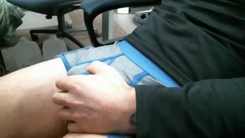 Snapshot of sweetdong chatting on 01-19-25, 03:32 Stick around its a grower online show from 01-19-25, 03:32