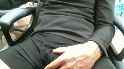 Snapshot of sweetdong chatting on 01-24-25, 02:08 Stick around its a grower online show from 01-24-25, 02:08