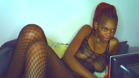 Snapshot of sweetebony123 chatting on 10-13-25, 10:43 sweetebony123 online show from 10-13-25, 10:43