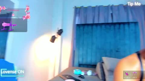Mia online show from 05-27-26, 11:40