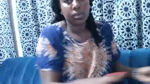 Snapshot of sweetgal11 chatting on 12-21-25, 08:21 sweetgal11 online show from 12-21-25, 08:21