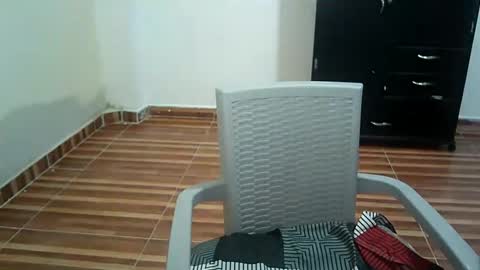 Snapshot of sweetgirl213742 chatting on 03-05-25, 07:38 Victoria Santos online show from 03-05-25, 07:38