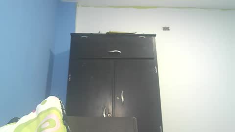 Snapshot of sweetgirl213742 chatting on 09-17-25, 06:59 Victoria Santos online show from 09-17-25, 06:59