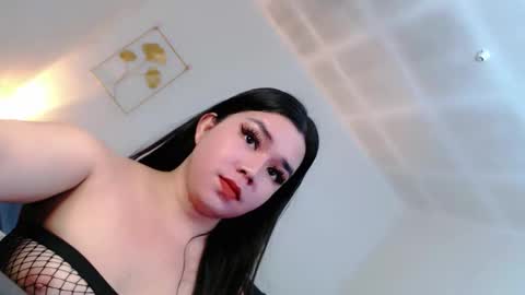 Snapshot of sweetgirl_mayxx chatting on 11-22-25, 01:48 May online show from 11-22-25, 01:48