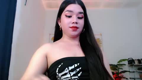 Snapshot of sweetgirl_mayxx chatting on 11-24-25, 11:59 May online show from 11-24-25, 11:59