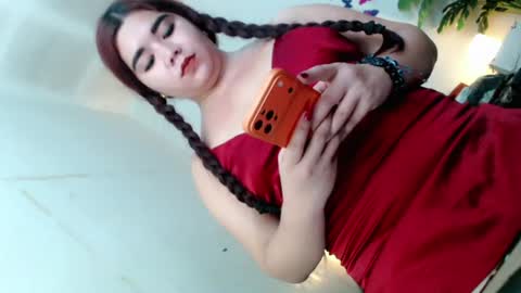 Snapshot of sweetgirl_mayxx chatting on 07-28-26, 01:23 May online show from 07-28-26, 01:23