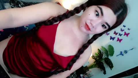 Snapshot of sweetgirl_mayxx chatting on 07-28-26, 06:07 May online show from 07-28-26, 06:07