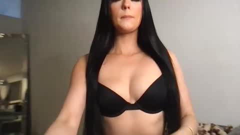 Snapshot of sweetgraciexo chatting on 11-21-25, 04:33 Gracie online show from 11-21-25, 04:33