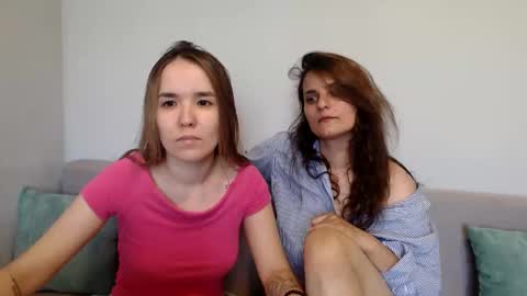 Alina and Mia online show from 06-04-26, 09:59