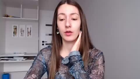 Snapshot of sweetheart_77 chatting on 06-15-26, 07:43 Emma online show from 06-15-26, 07:43