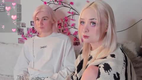 sweethearts_friends online show from 04-01-26, 09:23