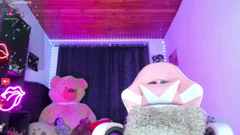 Snapshot of sweetie_lena_ chatting on 02-07-25, 06:35 online show from 02-07-25, 06:35