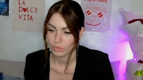 Snapshot of sweetiedarlingxoxox chatting on 05-26-26, 07:21 Daddy Babby Girl online show from 05-26-26, 07:21