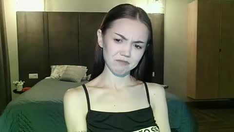 Snapshot of sweetieee_kira chatting on 09-10-25, 01:27 sweetieee_kira online show from 09-10-25, 01:27