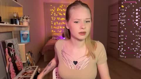sweetie Lisa3 online show from 12-17-25, 03:29